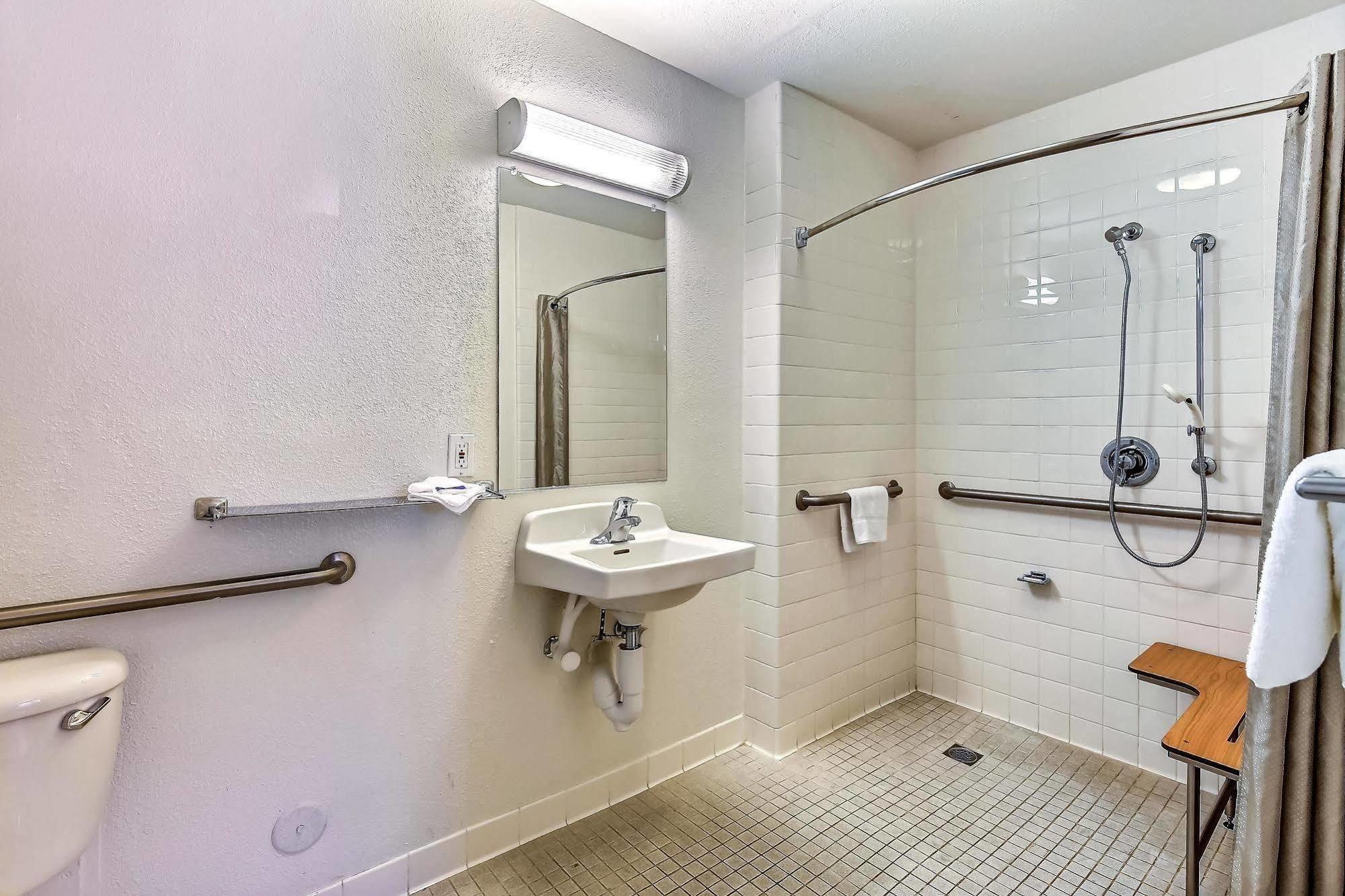 Motel 6-Pinole, Ca ภายนอก รูปภาพ
