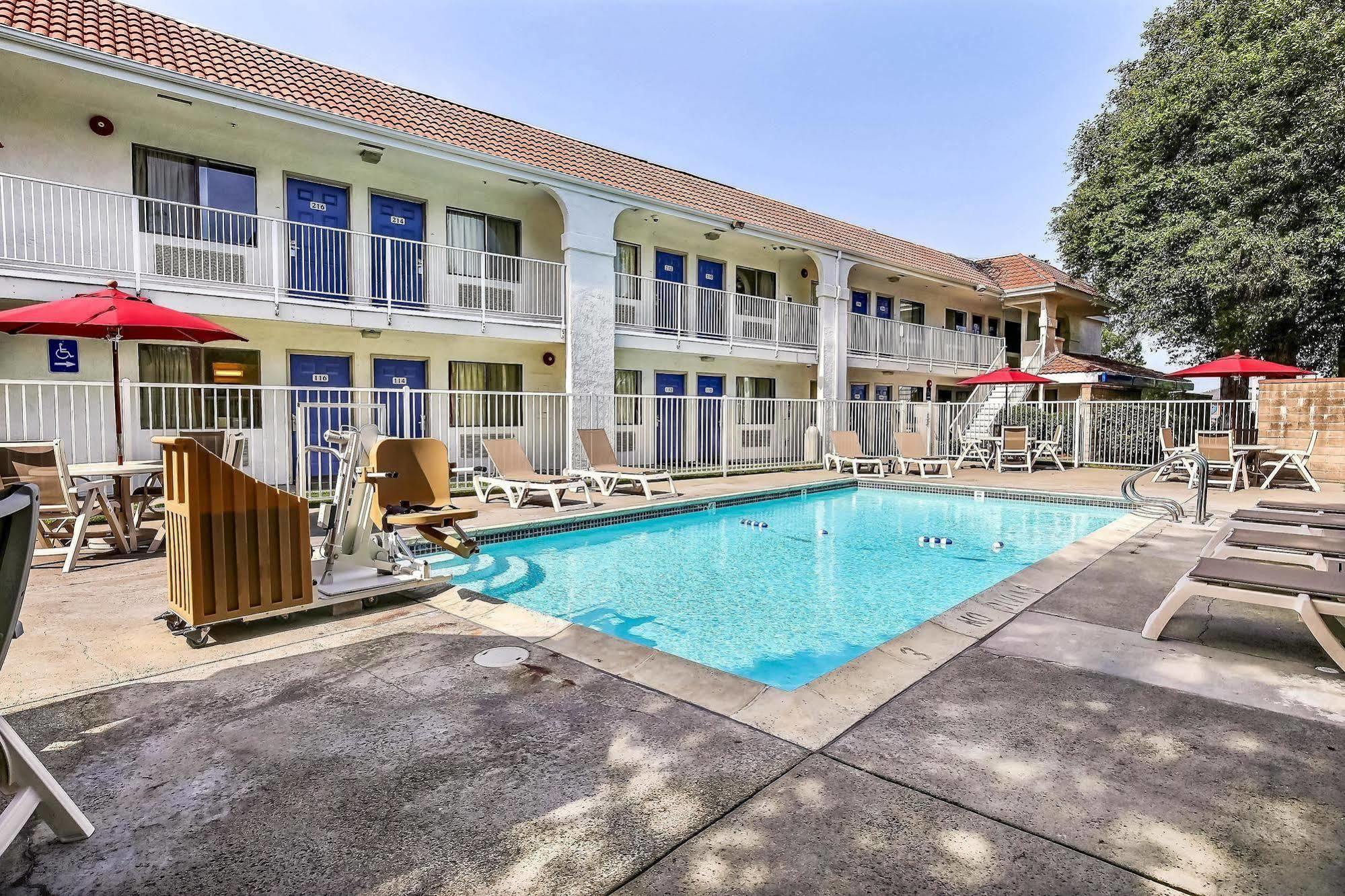 Motel 6-Pinole, Ca ภายนอก รูปภาพ